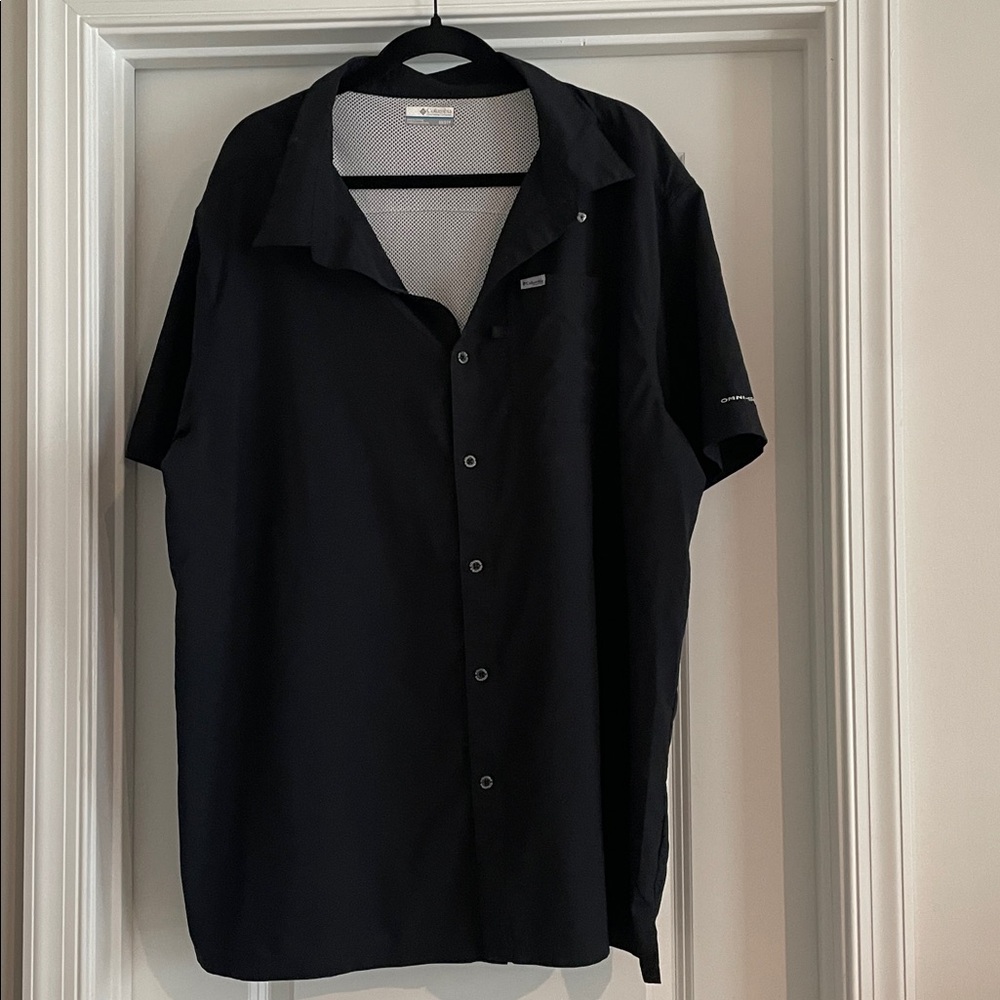Columbia Men's Black Casual Button Down Shirt